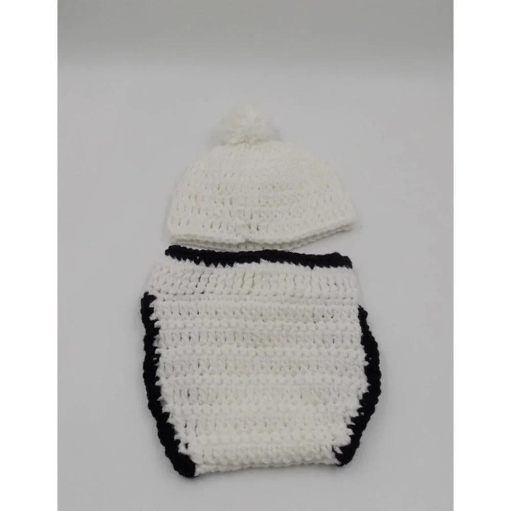 Snowmen Hat and‎ Diaper Cover Set